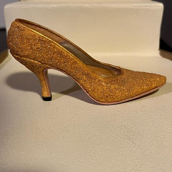 Just the Right Shoe Golden Stiletto - Picture 5 of 10